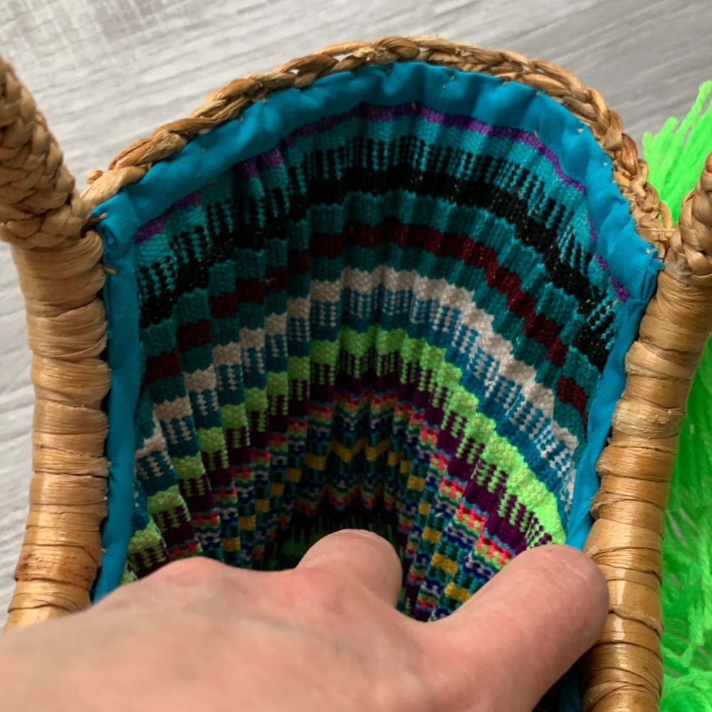 NWOT Jade tribe Round Woven Straw Handbag with Neon Green Fringe. - Picture 10 of 13